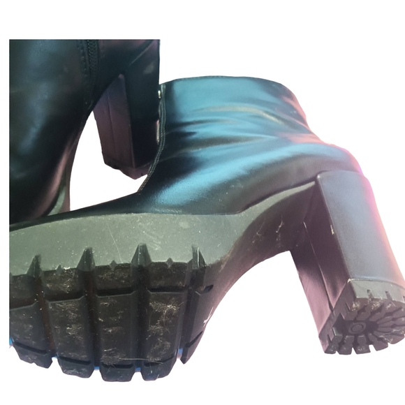 Corporate Goth Chic Black Ankle Boots with Front Zipper - Picture 10 of 10